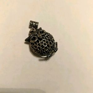 Large owl charm/ pendant